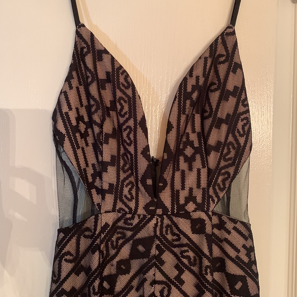 Black and nude lace dress - Picture 2 of 7